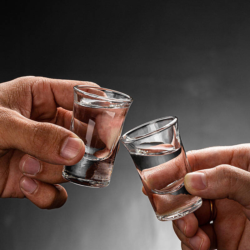 Bicchierini da 10ml/15ml per B - Wine Beer And Spirit recensione e prezzo