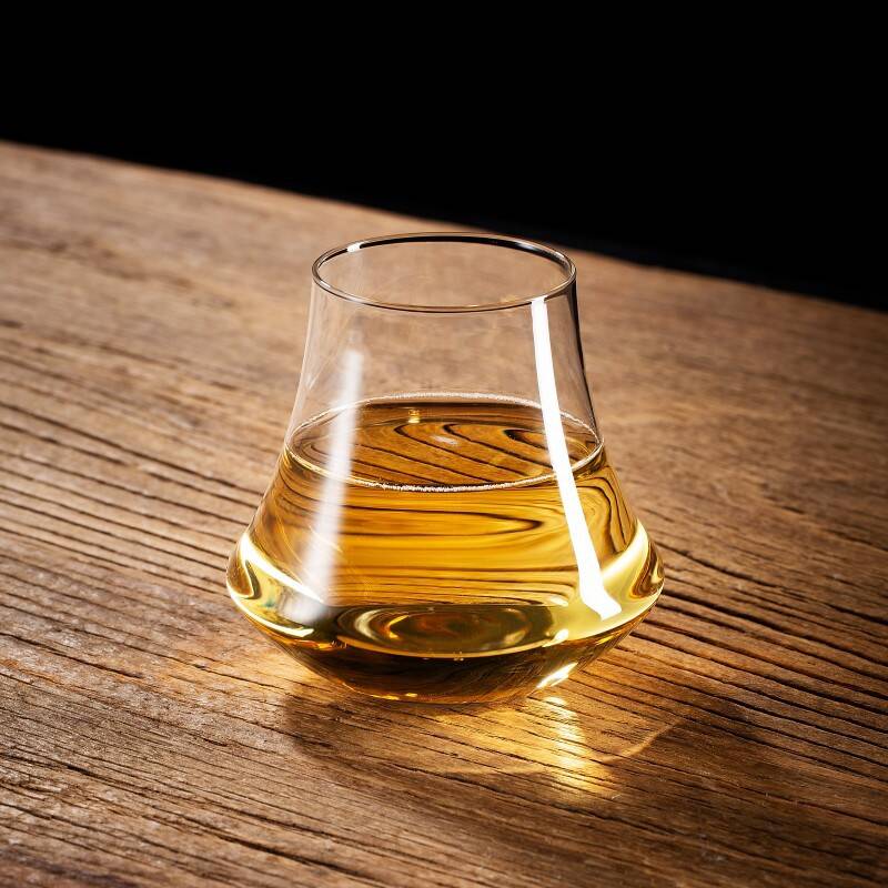 Bicchiere da whisky con goccio - Wine Beer Tasting recensione e prezzo